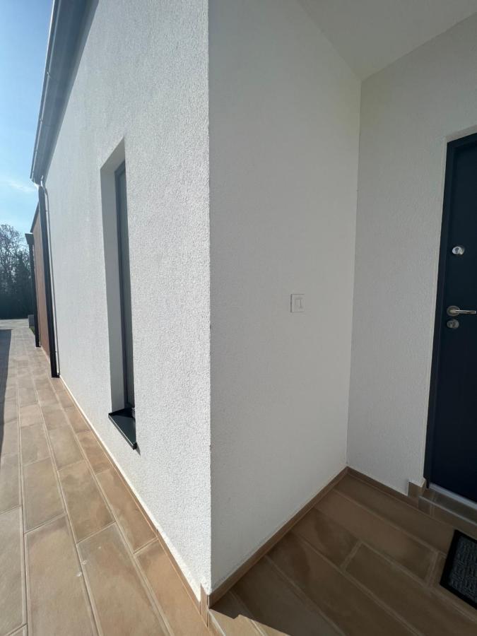 Modern Home Ula Brtonigla Kültér fotó