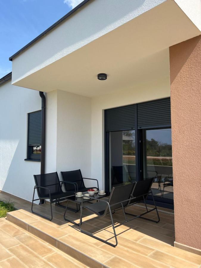 Modern Home Ula Brtonigla Kültér fotó