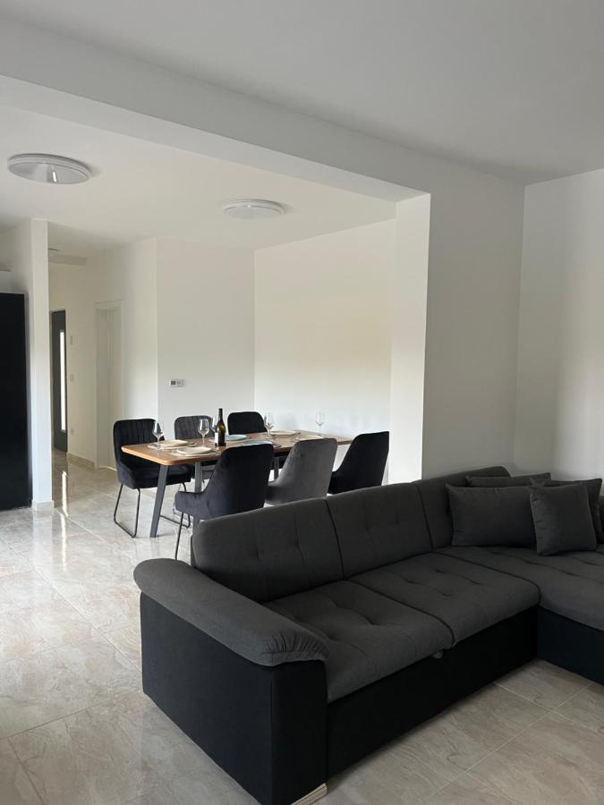 Modern Home Ula Brtonigla Kültér fotó